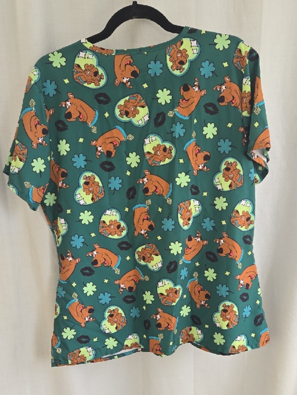 Scooby Doo Character V-Neck Short Sleeve Top with Pockets - Picture 9 of 11